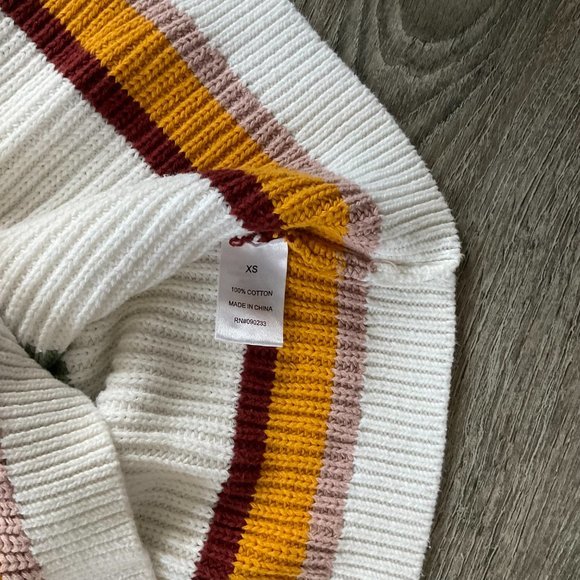 LA Hearts Striped Cropped V-Neck Pullover Sweater PacSun - Picture 7 of 7